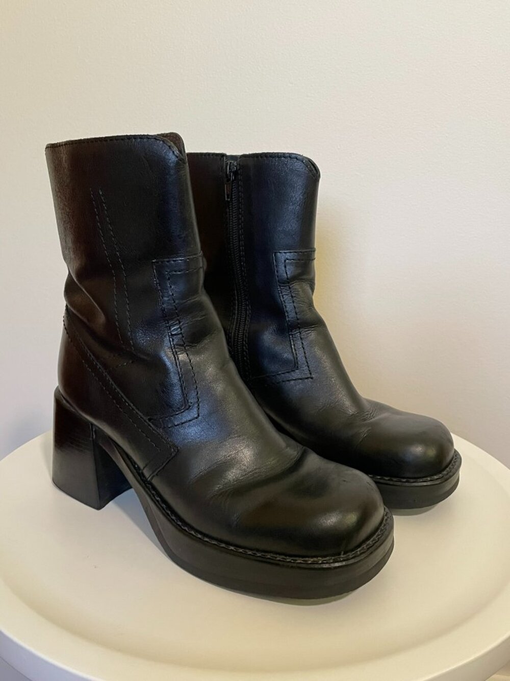 Y2K Vintage Chunky Square Toe Leather Boot Size 8